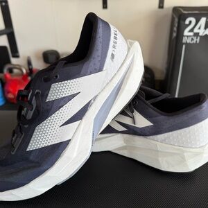 COPY - New Balance Fuel Cell Rebel Size 13